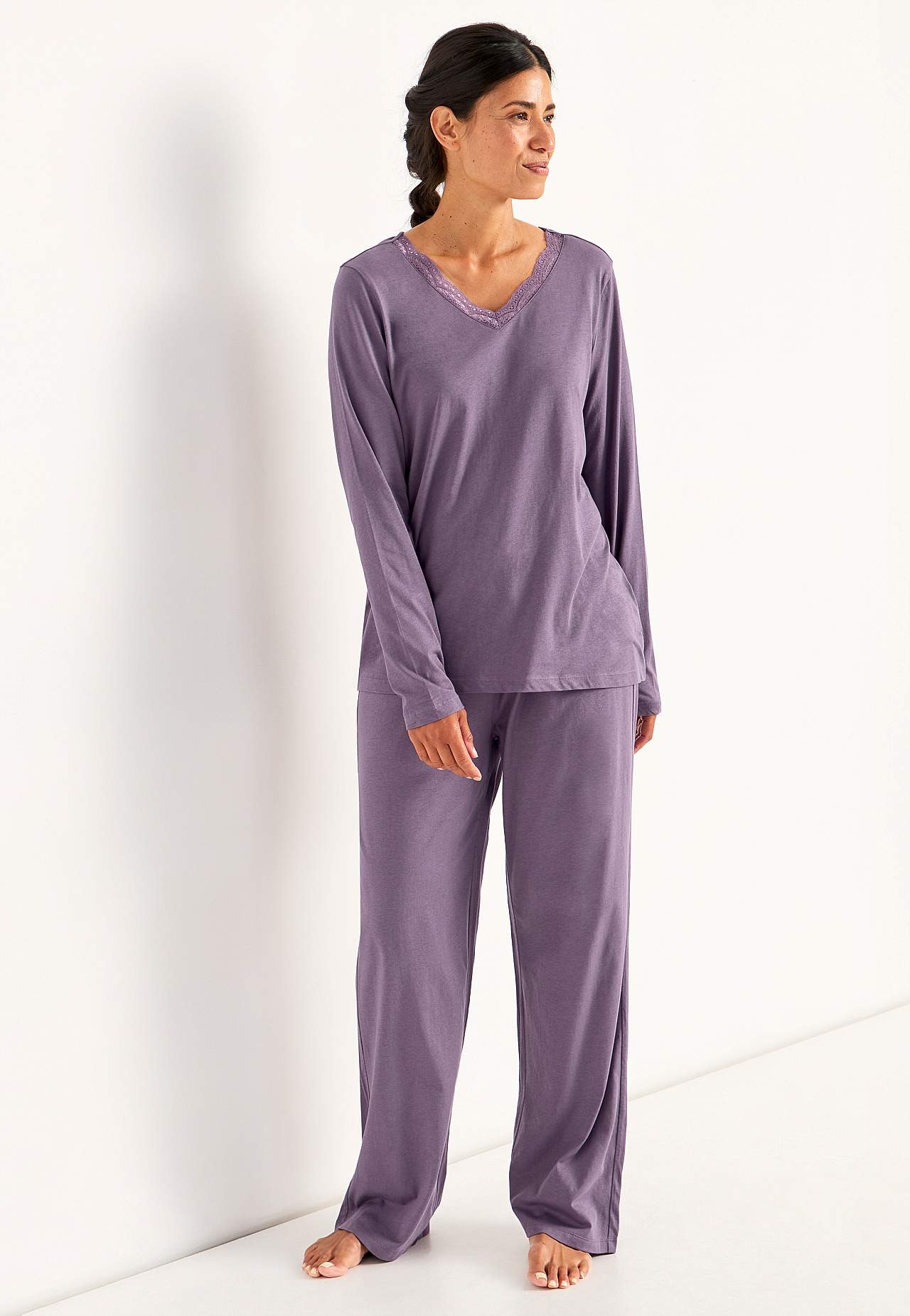 2-osainen pyjama pitsireunalla