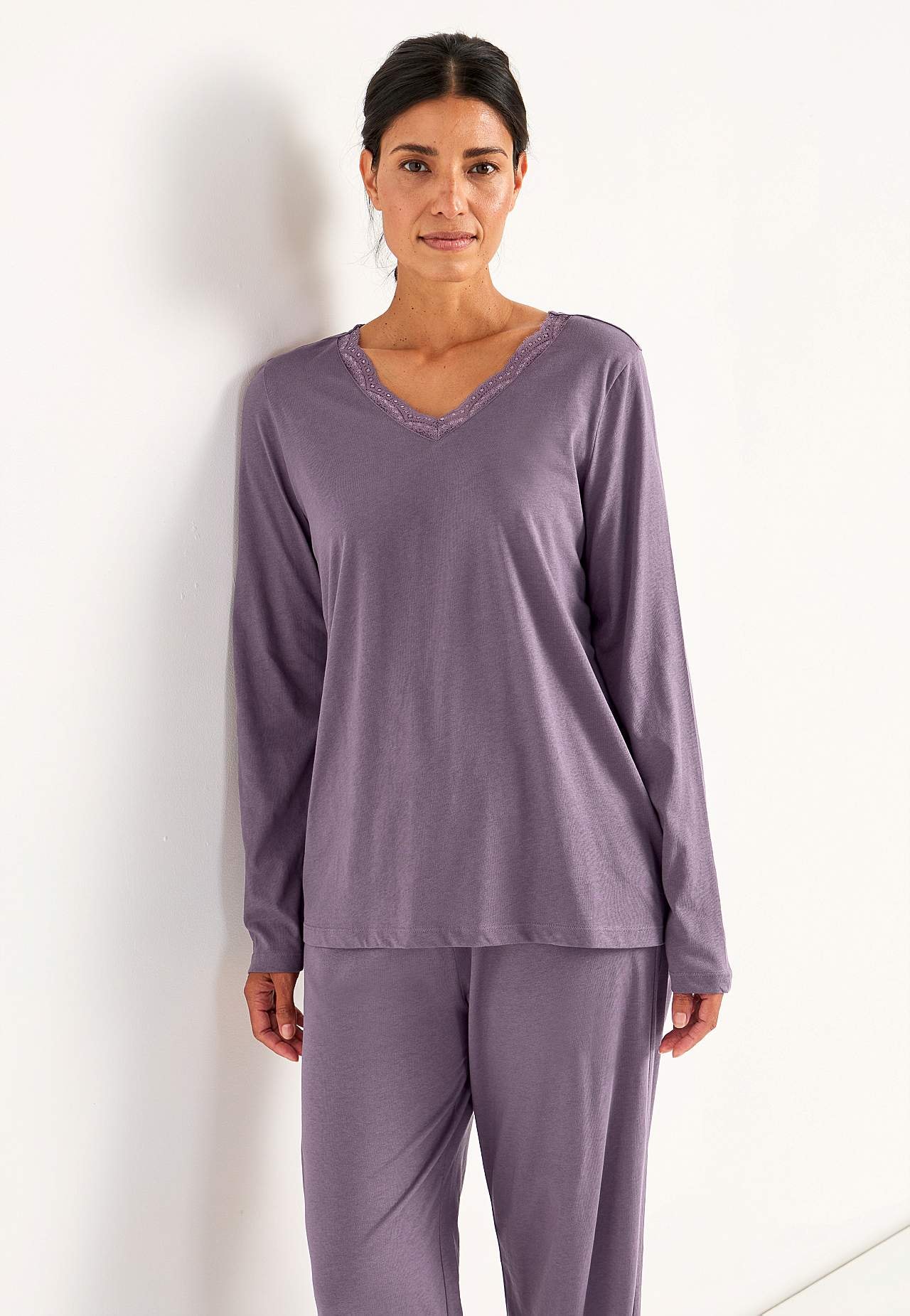 2-osainen pyjama pitsireunalla