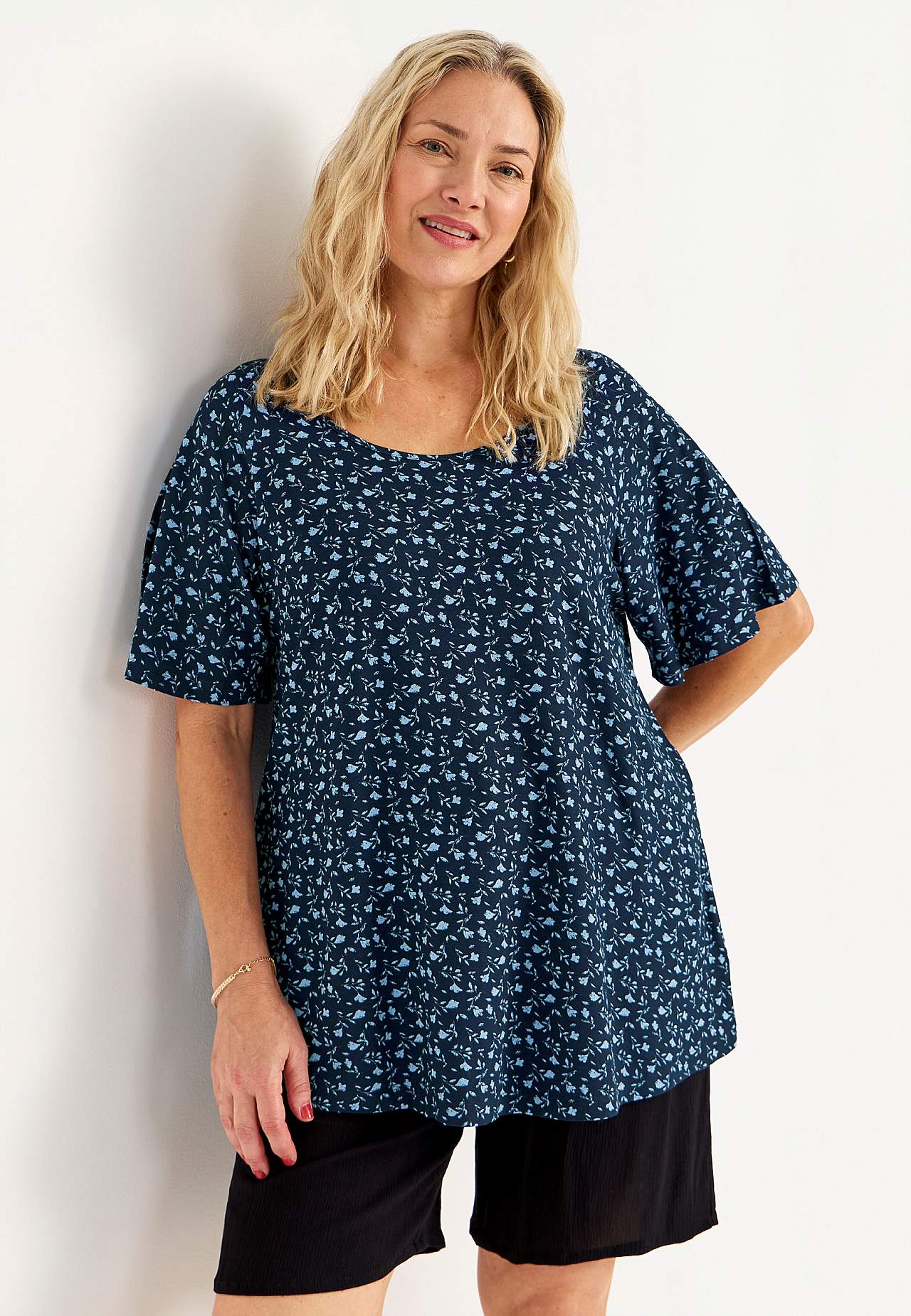 Kukkakuvioinen trikootunika