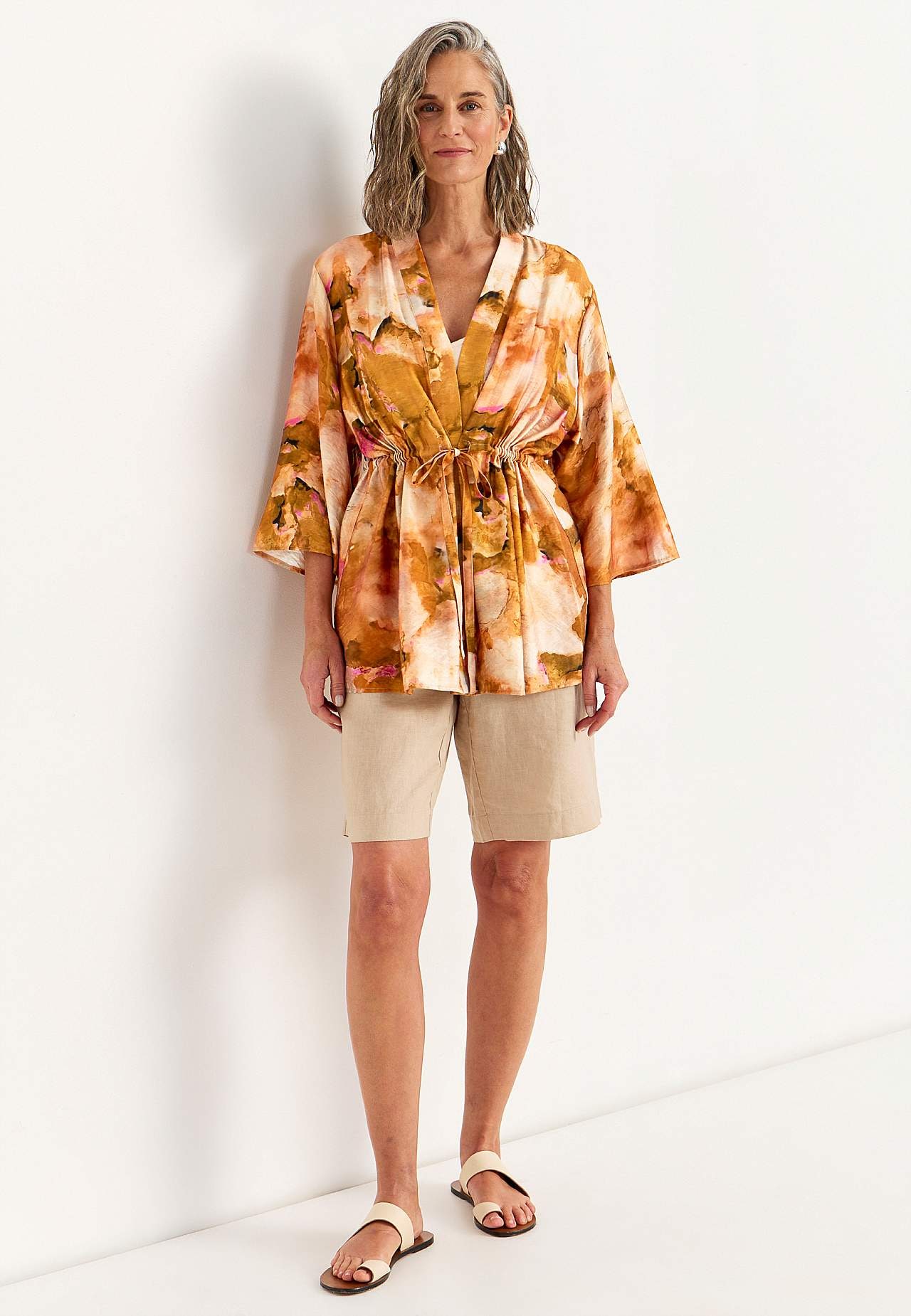 Kuvioitu, joustava kimonotakki