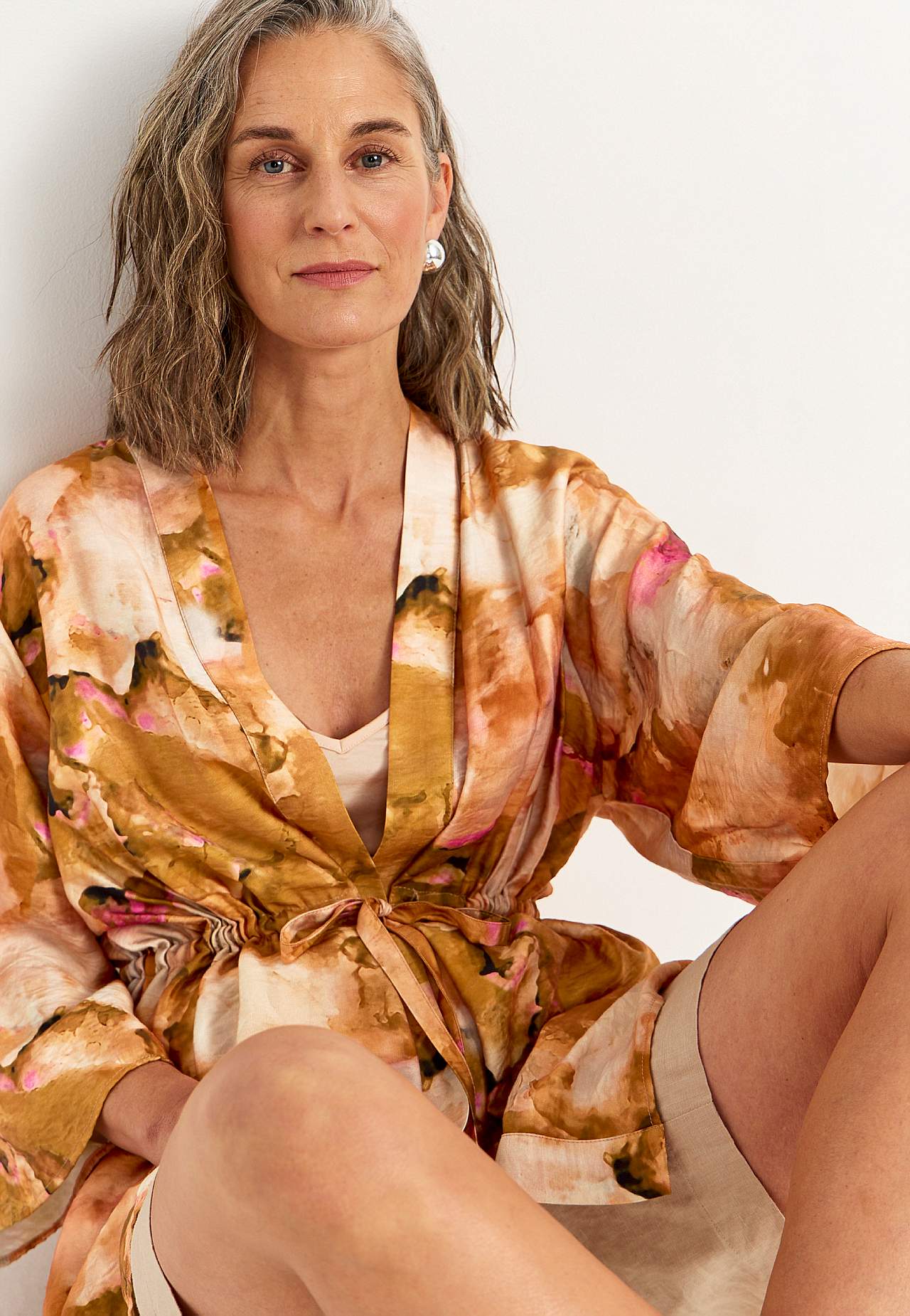 Kuvioitu, joustava kimonotakki