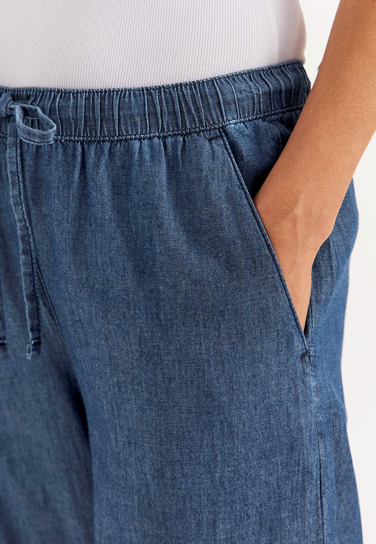 Culottehousut pehmeästä, ilmavasta denimistä