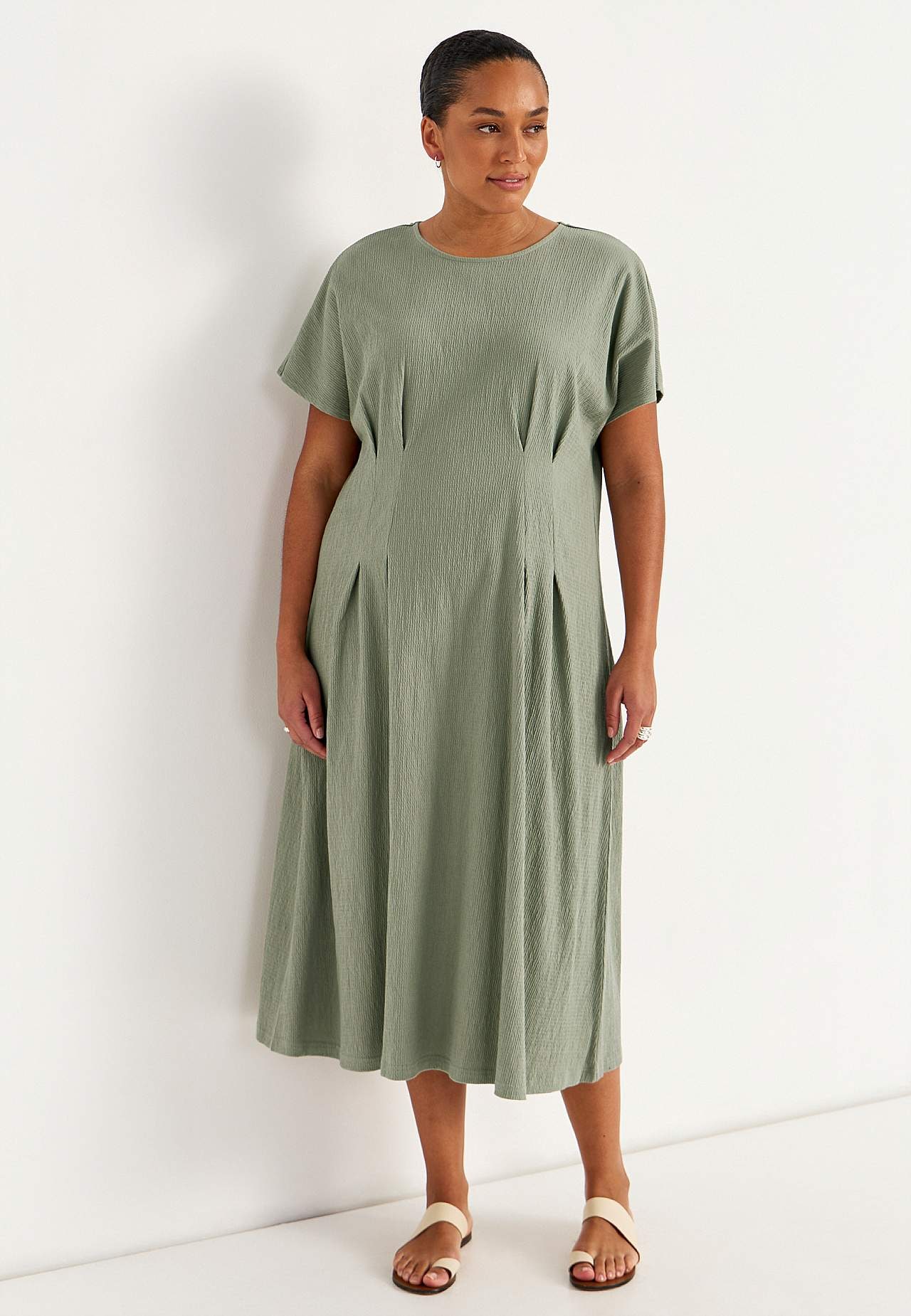 Mekko rypytetystä puuvillajersey-kankaasta