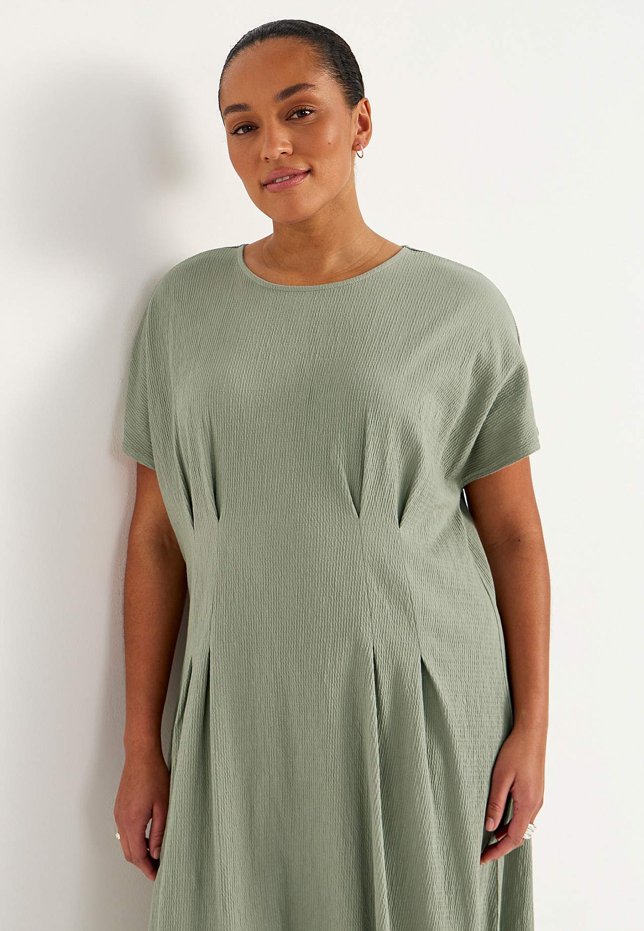 Mekko rypytetystä puuvillajersey-kankaasta