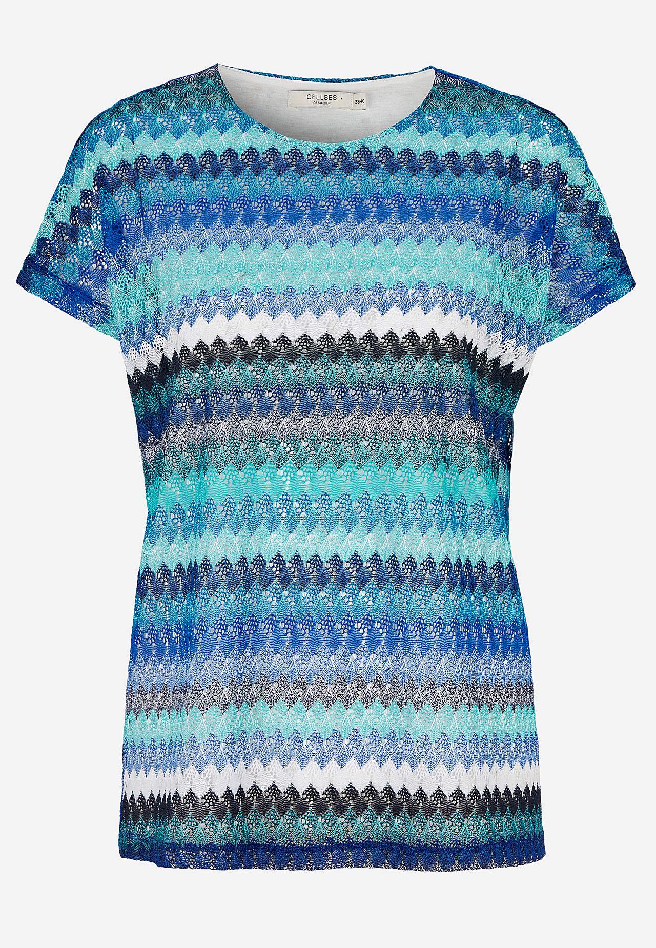 Trikootoppi kauniilla rei’ityksellä