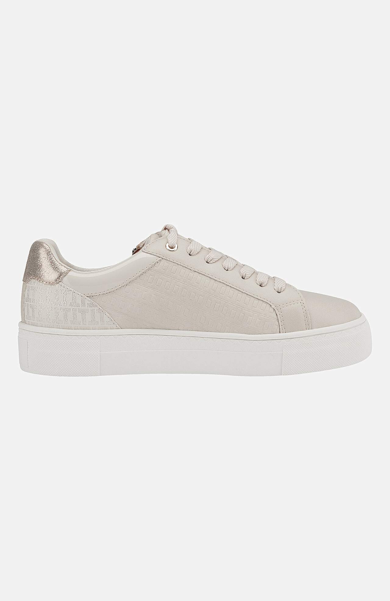 Sneakerit
