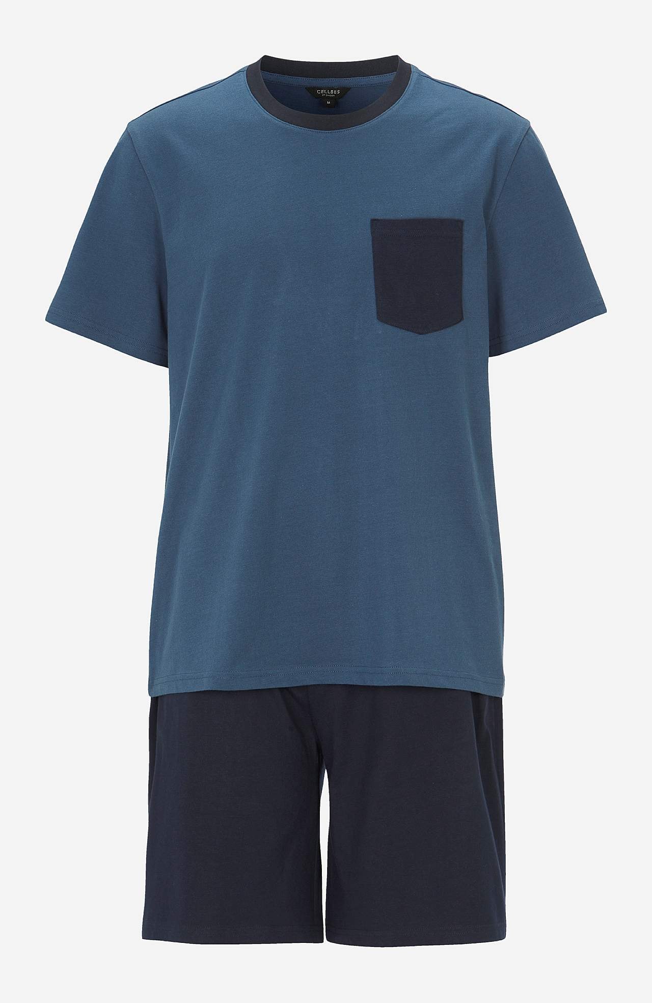Pyjamasetti T-paidalla ja shortseilla Dan