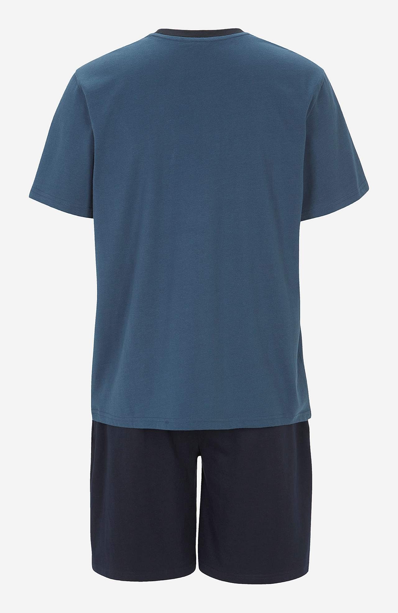 Pyjamasetti T-paidalla ja shortseilla Dan