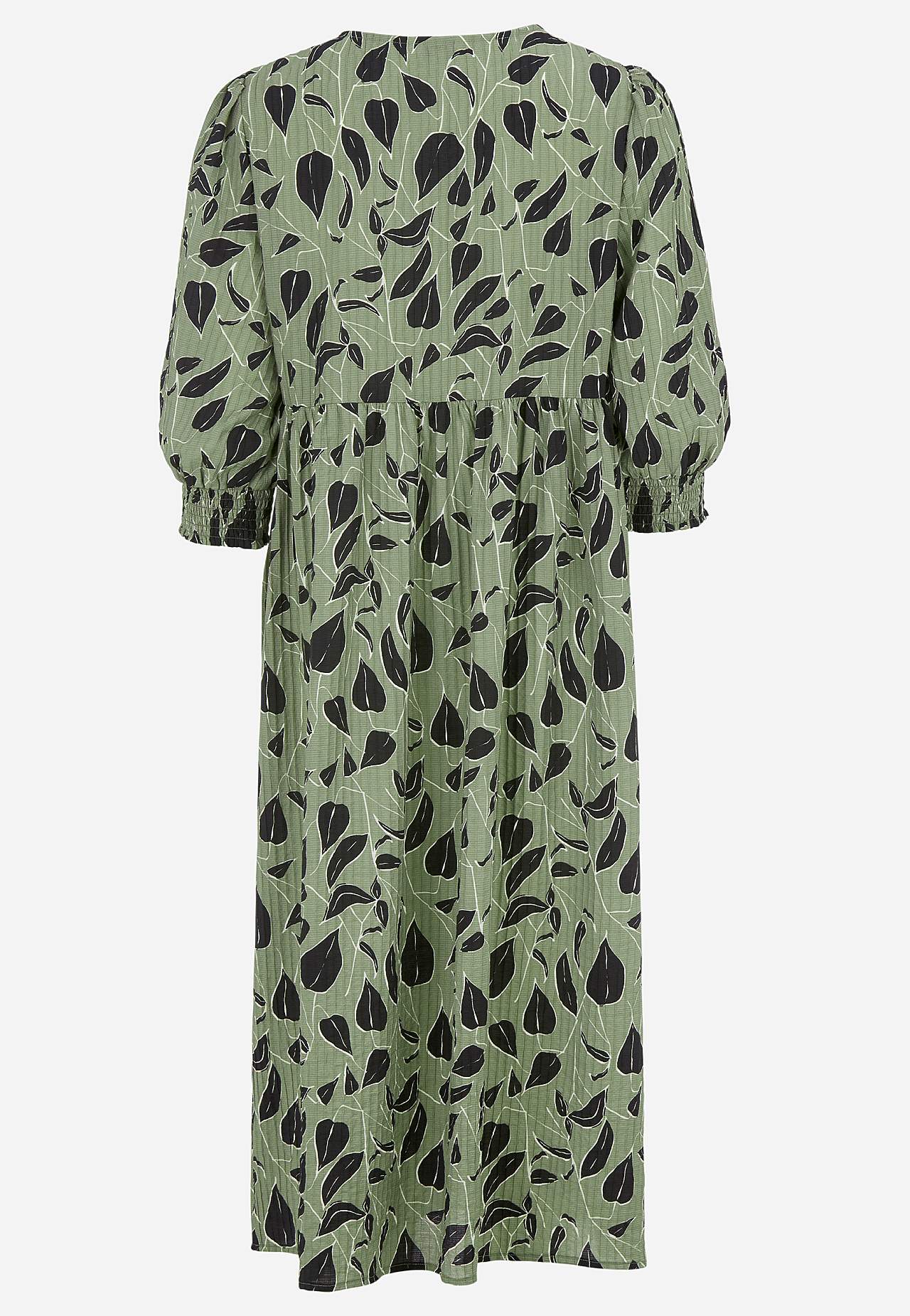Kudottu mekko sommitelmalla