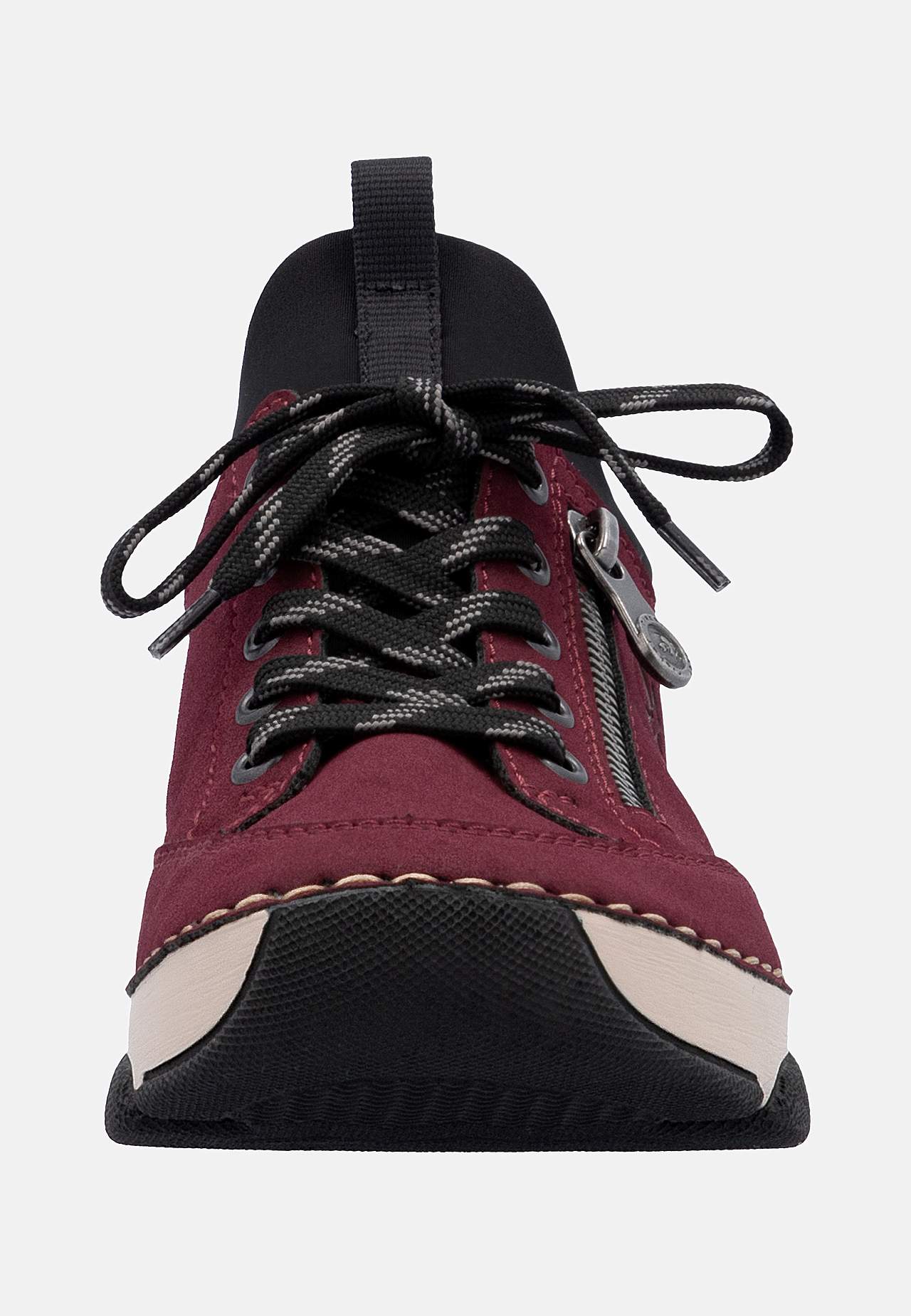 Jalkaan vedettävä lenkkari