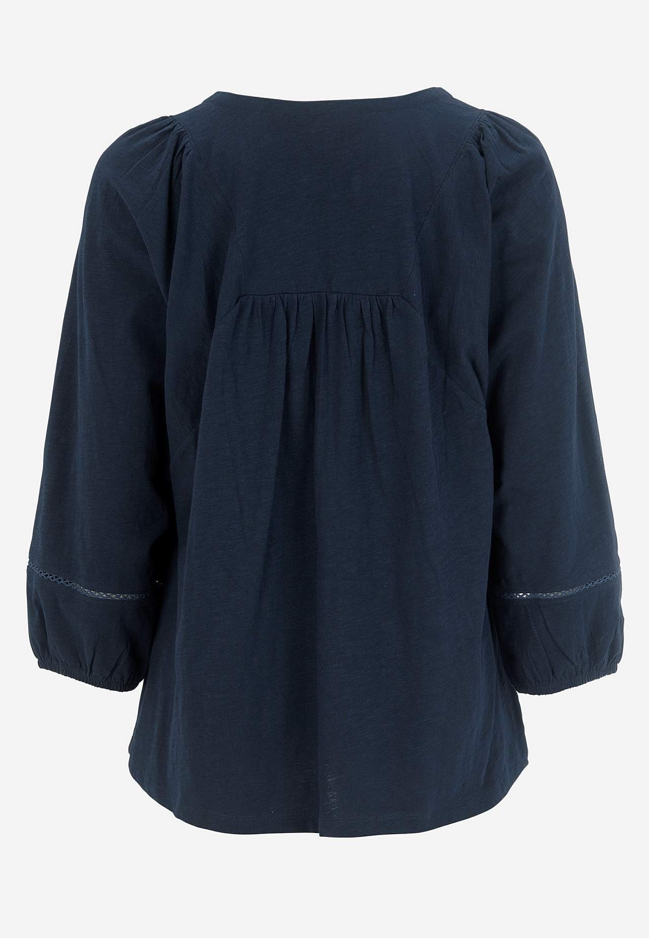 Trikootoppi boho-tyylisellä tyylillä