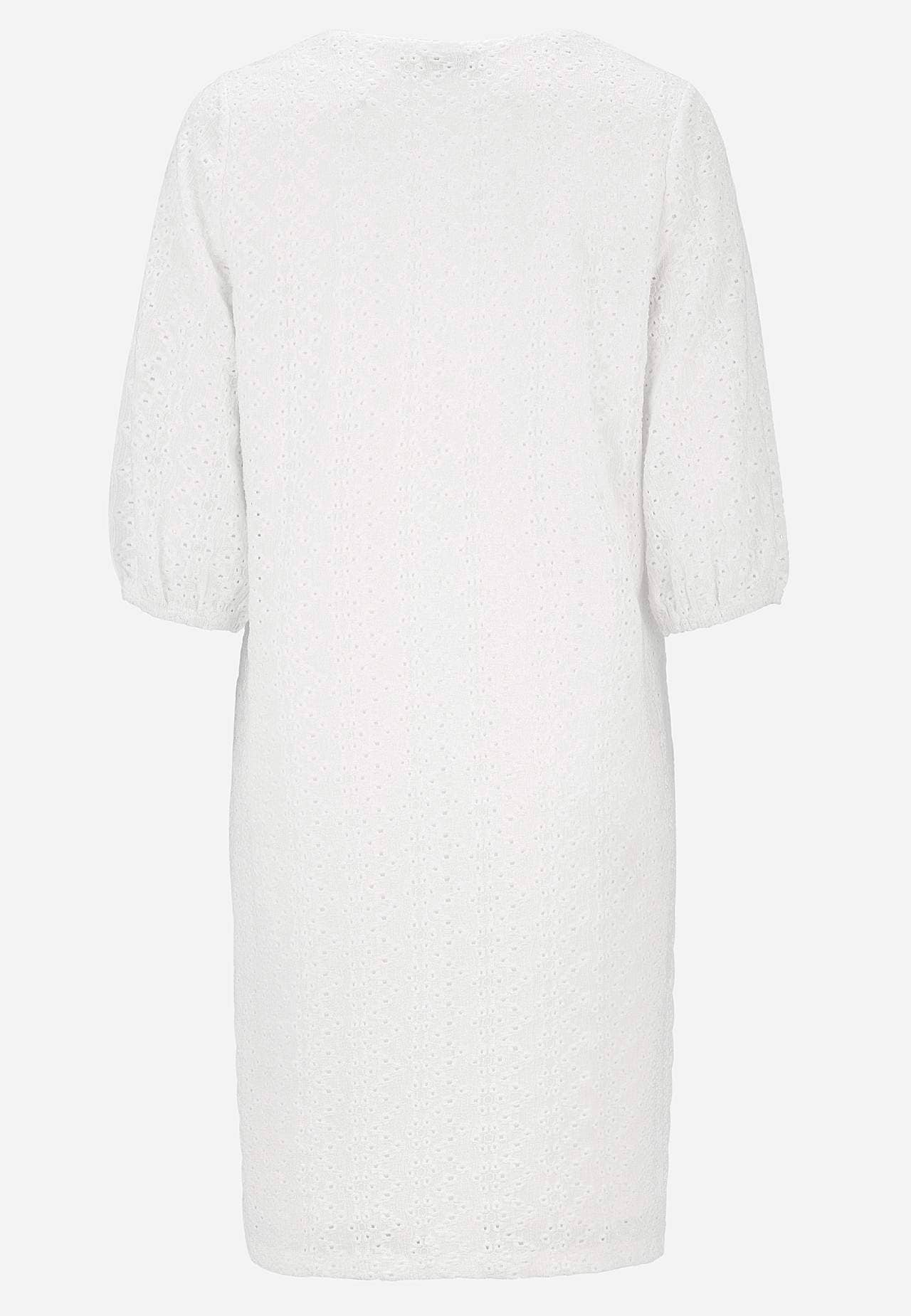 Trikoomekko reikäkirjonnalla