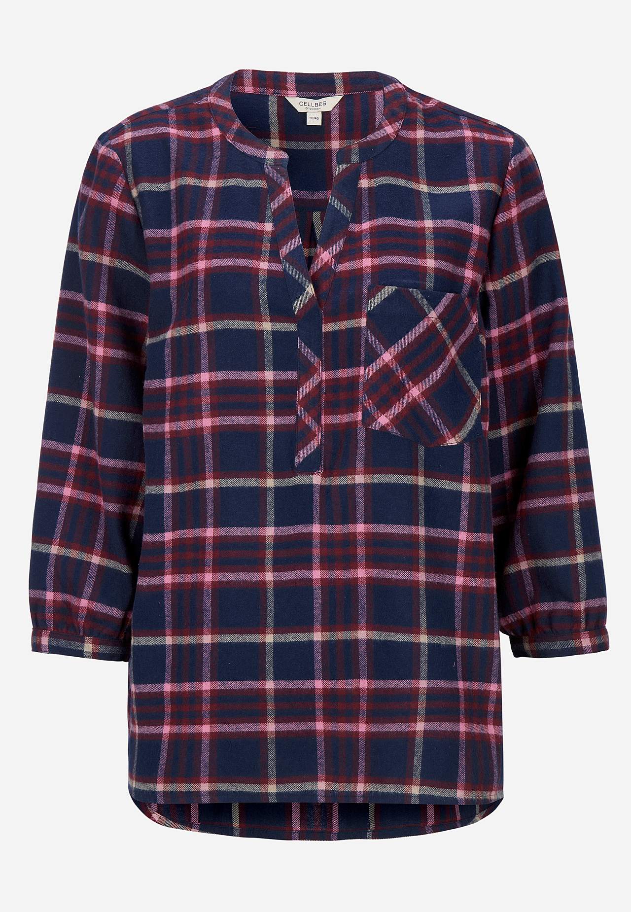 Pusero flanellista rintataskulla