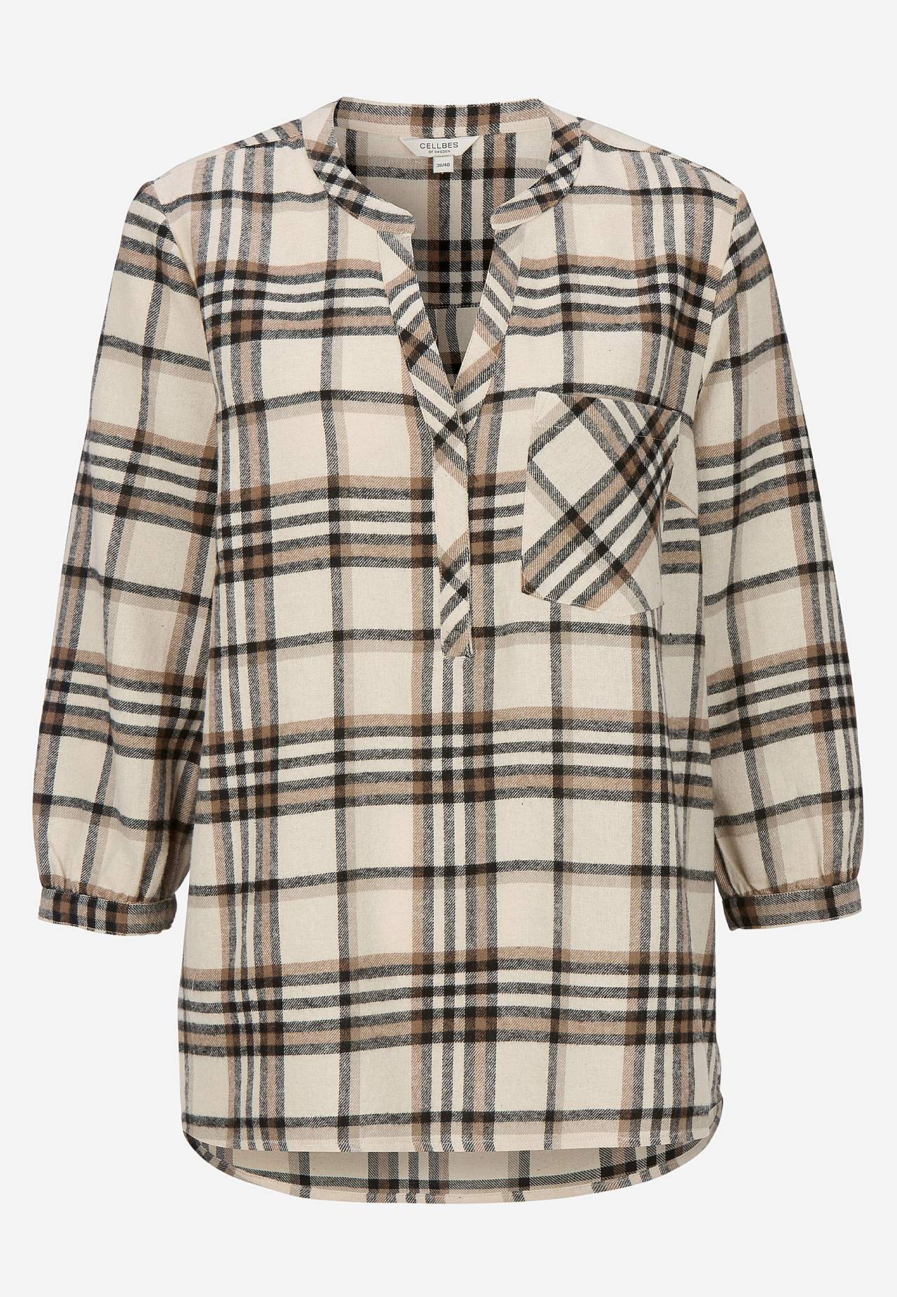 Pusero flanellista rintataskulla