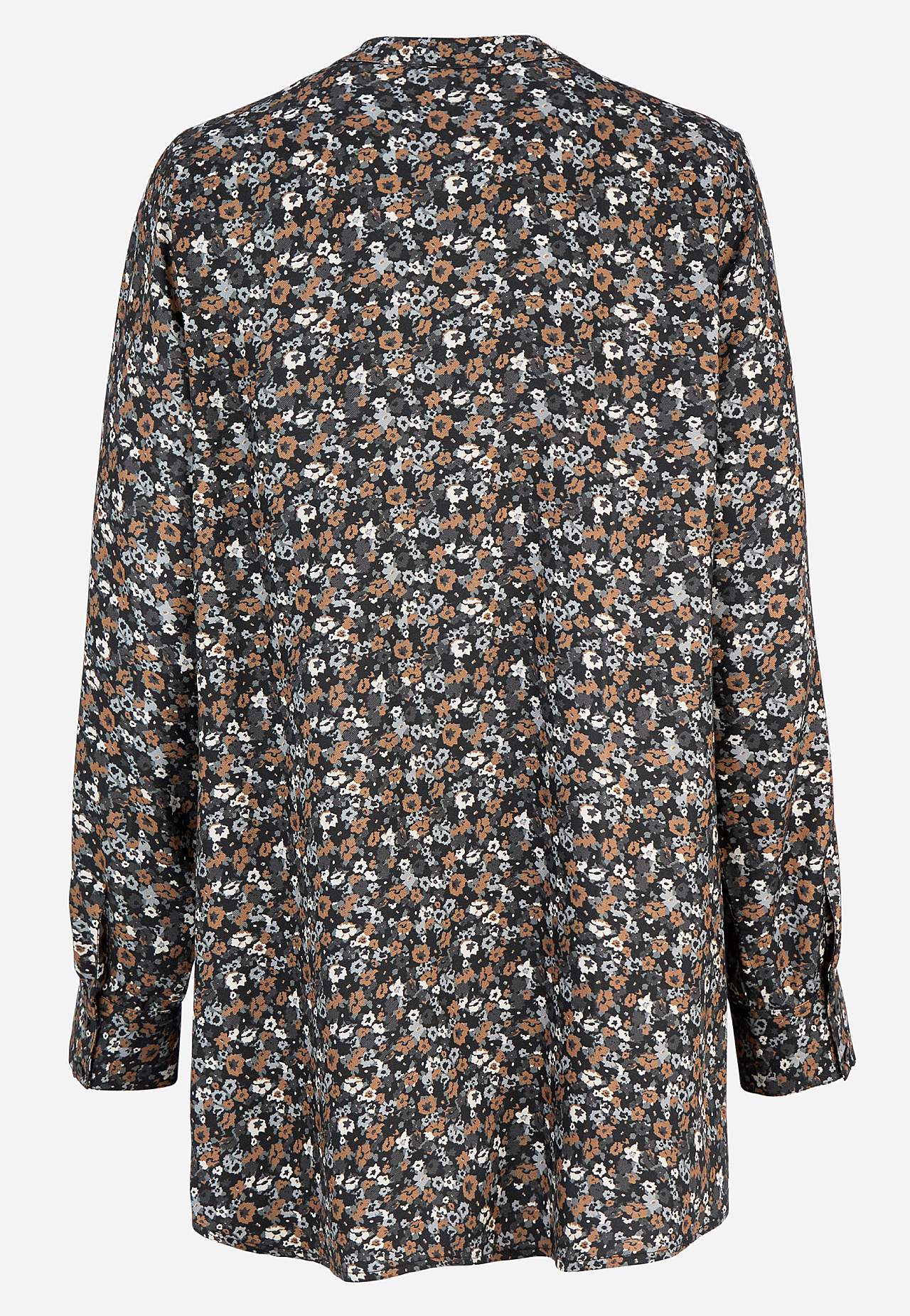 Kudottu tunika napeilla