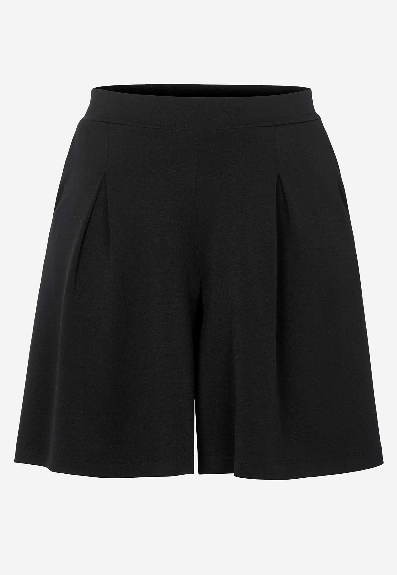 Hyvin pehmeät shortsit taskuilla