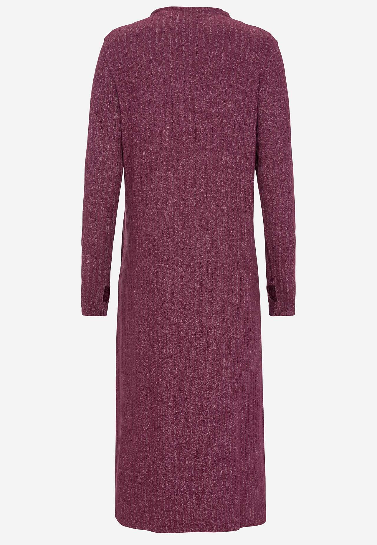 Pehmeä trikoomekko taskuilla