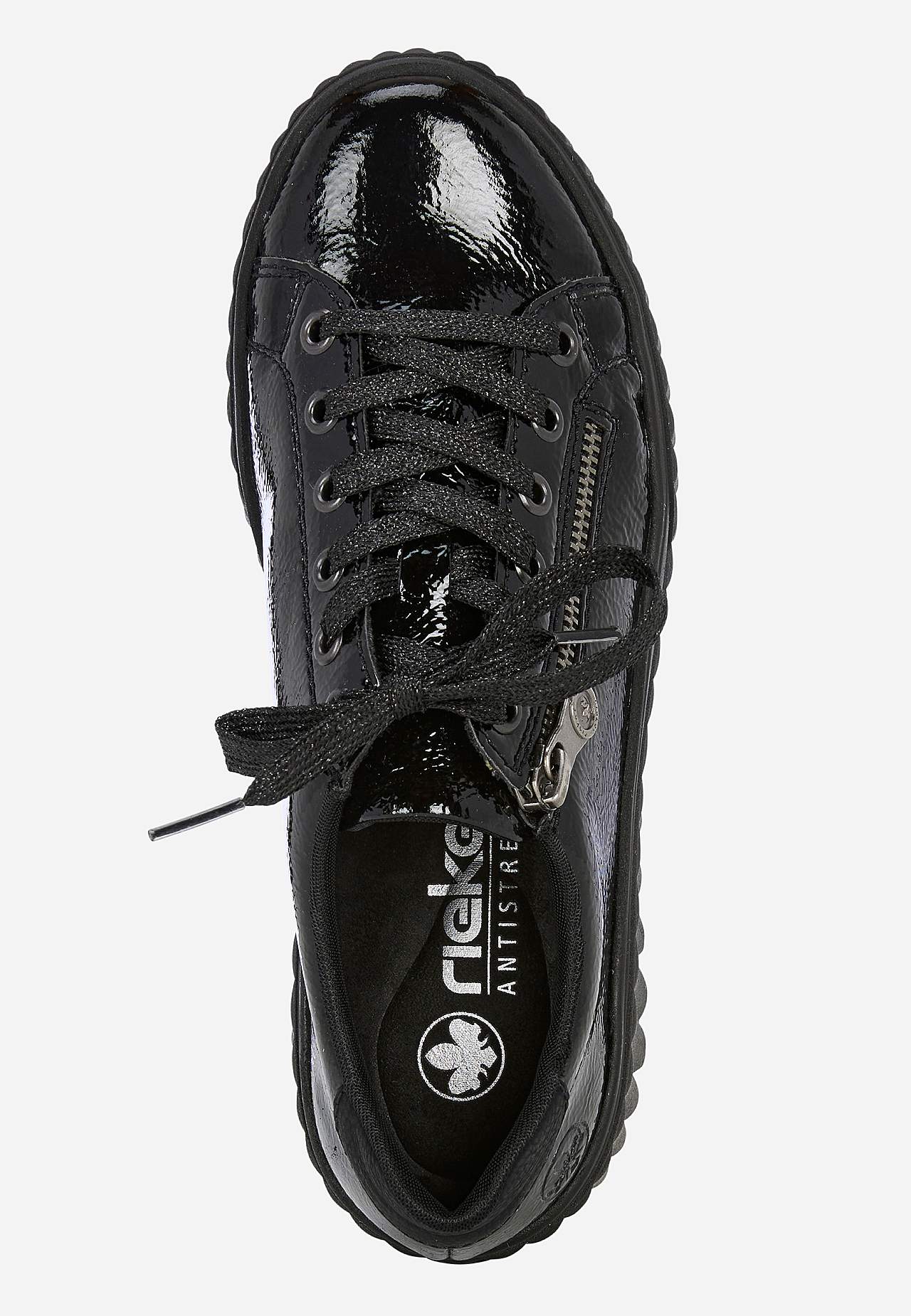 Patentoidut tennarit nahasta