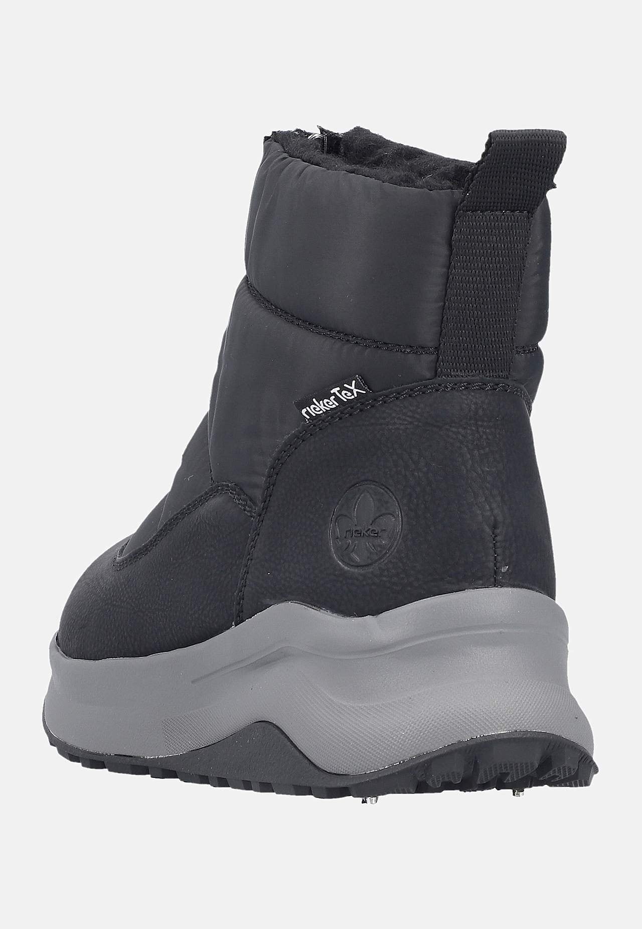 Vuorattu varsikenkä jääkengillä