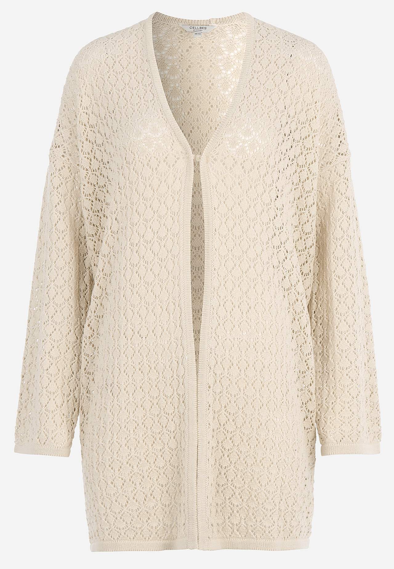 Neulottu neuletakki rei’ityksellä