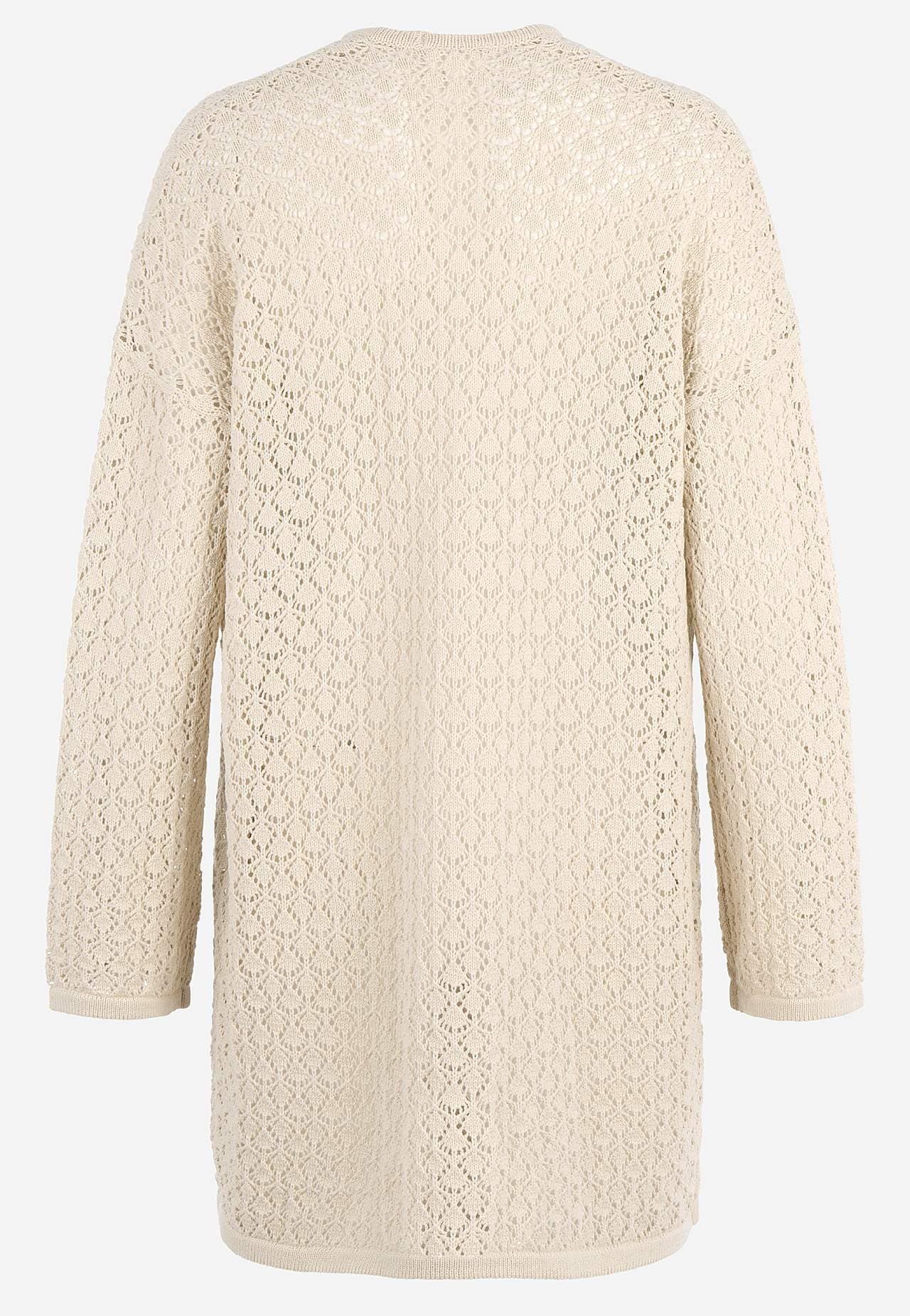 Neulottu neuletakki rei’ityksellä