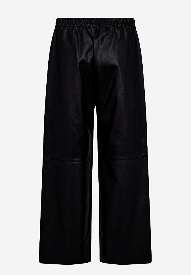 Housut PU:sta taskuilla